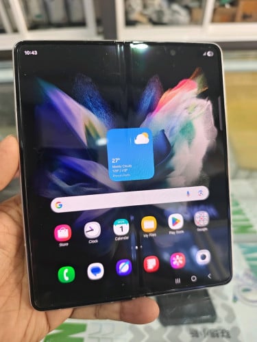 Samsung Z Fold3 មួយទឹកស្អាត