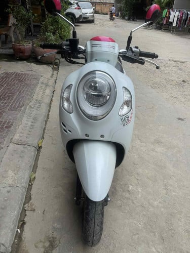 Scoopy 021នៅស្អាតមានកាតគ្រីត្រឹមត្រូវលក់1650$
