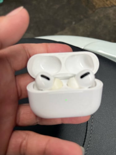 Sell AirPod pro 1 95%