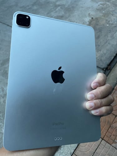 Sell iPad Pro 11inch 2020 WiFi 128G ក្រហមអេក្រង់តិច 97%