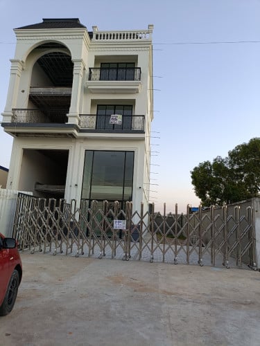 side shop house st 130 Prekpnov