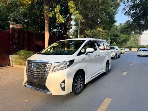 Toyota Alphard Executive lounge