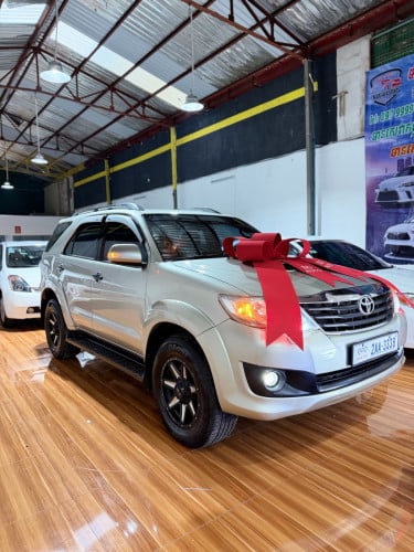 Toyota Fortuner Full Option 2013 ម្ចាស់​ដើម​ទី​1 ឡាន​ស្អាត​