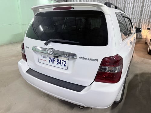 Toyota Highlander 2004 V4 ប៉ុងមួយ កៅអី3ជួរ ក្នុងលឿង លេខតួលើកញ្ចក់មួយជុំ ប្រភេទឡានមូលសានុំស្រីន