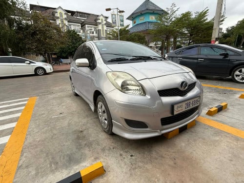 Toyota vitz 09Smart key full