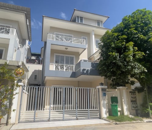 Twin villa for rent in Borey Phnom Penh Thmey