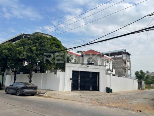 Villa For Rent at Khan Sensok