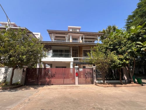 Villa for Rent at PH Boeng Snao – 5 Bedrooms + Office Rooms✨