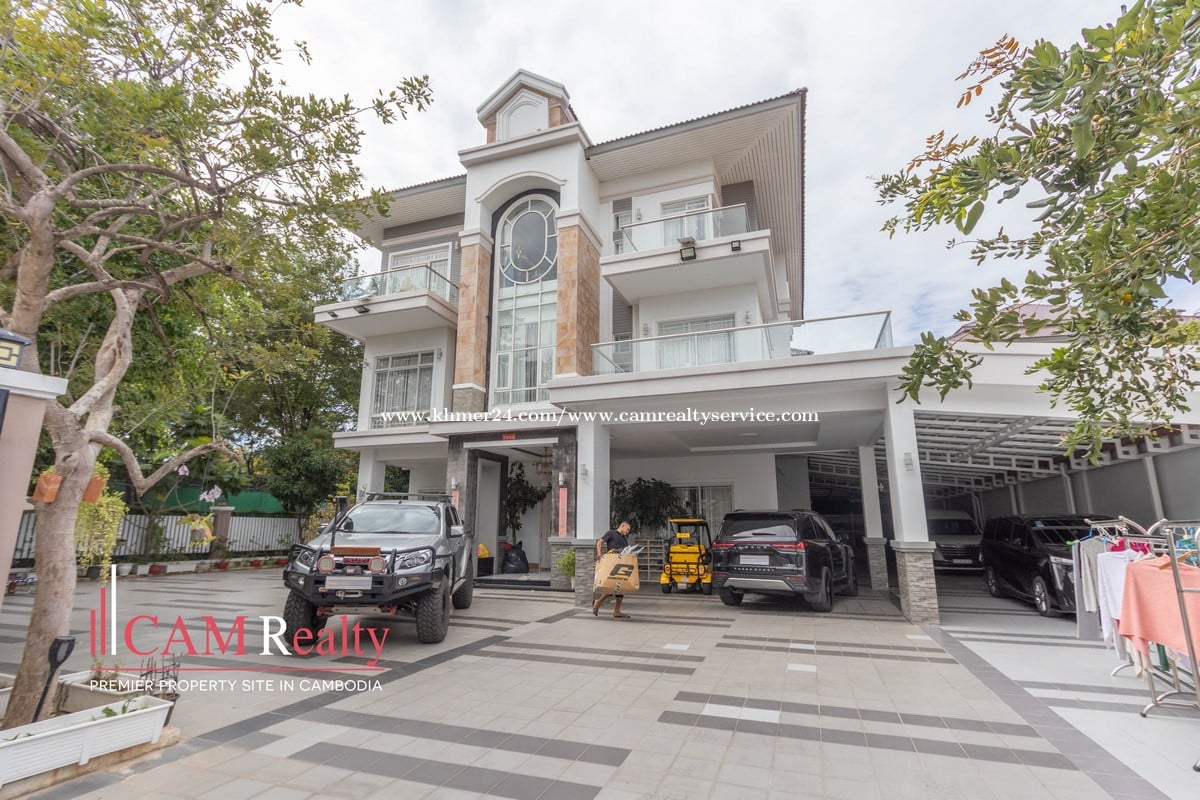5 Bedrooms Queen Villa For Rent In Borey Peng Houth Beoung Snor