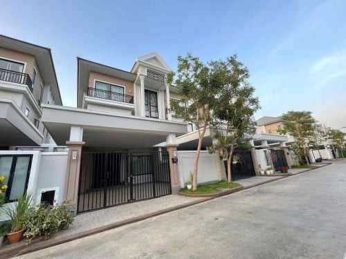 វីឡាភ្លោះ សម្រាប់លក់