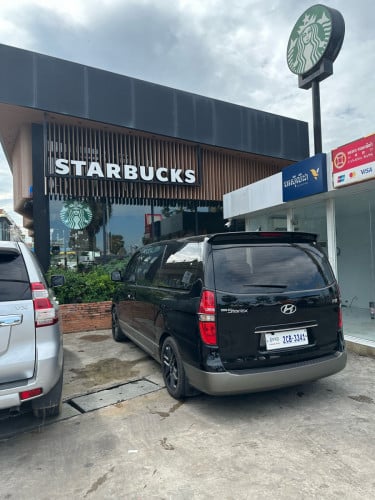 ឡានទេសចរណ៍ជួល