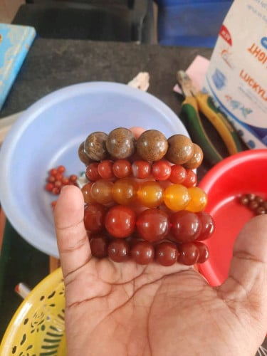 ខ្សែដៃត្បូងធម្មជាតិ