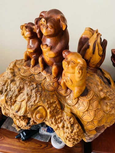 លក់ជ្រូក និងសេះ