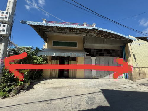 ផ្ទះលក់នៅម្តុំក្រោយវត្តស្ទឹងមានជ័យ២ល្វែងជាប់គ្នា