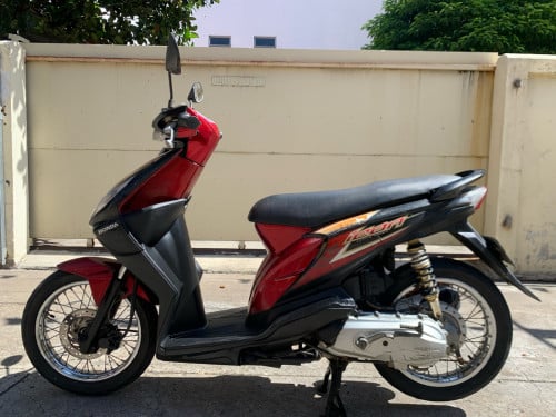 ម៉ូតូលក់​