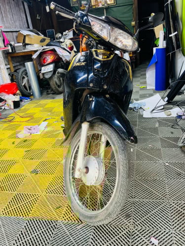 ម៉ូតូ​ស្អាត​ ម្ចាស់ដេីមផ្ទាល់