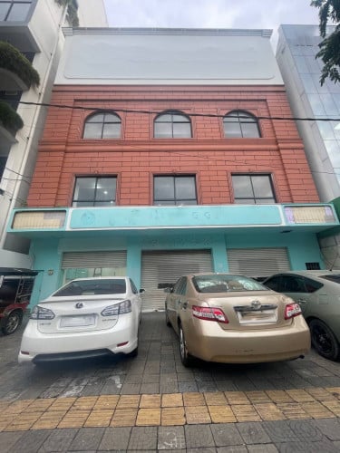 អាគារនិងឃ្លាំងជួល