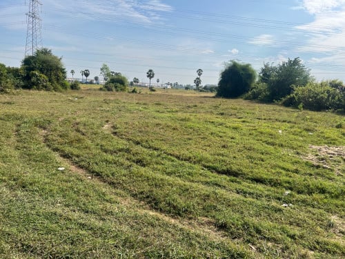 ដីលក់នៅភូមិខ្នំ