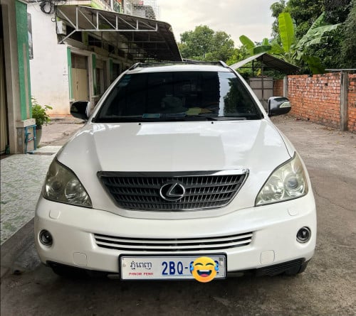 ម្ចាស់ដើមលក់ដូរសេរី