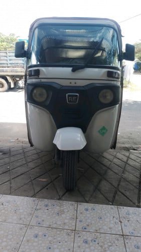 កង់បីលក់អអុី018នៅស្អាតម្ចាស់ដើម