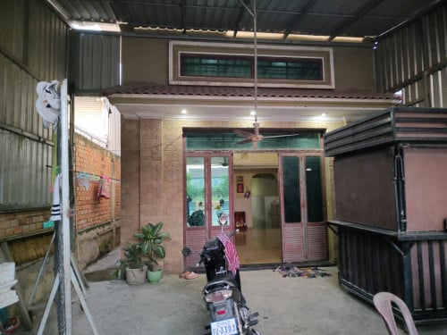 ផ្ទះលក់ទីតាំល្អជាប់ផ្លូវជាតិលេខ2