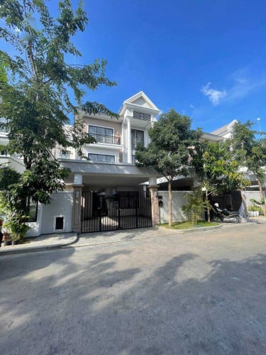 វីឡាភ្លោះAសម្រាប់លក់នៅ បុរីប៉េងហួតបឹងស្នោរ | TwinA Villa Borey Peng Huoth Boeung Snor