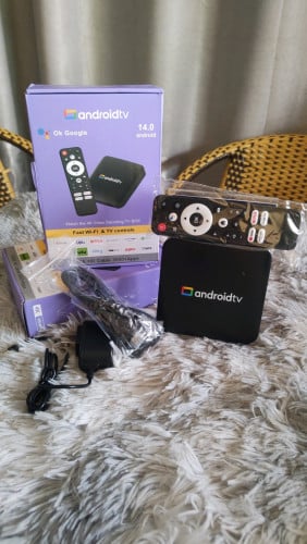 លក់ដុំស្មាតធីវីAndroid TV ប្រើជាមួយអុីនធើណេត WiFi ។