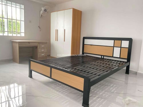 大型铁床 គ្រែដែក​(bad ) 1.8x2m