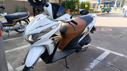 លក់ click 012 (នៅស្អាត)យកទៅចាក់សាំងជិះតែម្តង