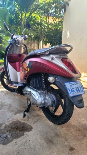 លក់ម៉ូតូ Scoopy 2011 ម៉ូតូស្អាត តួ ម៉ាស៊ីននៅសំណុំទាំងអស់
