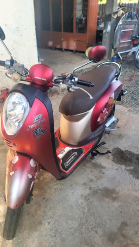លក់ម៉ូតូ Scoopy 2011 ម៉ូតូស្អាត តួ ម៉ាស៊ីននៅសំណុំទាំងអស់