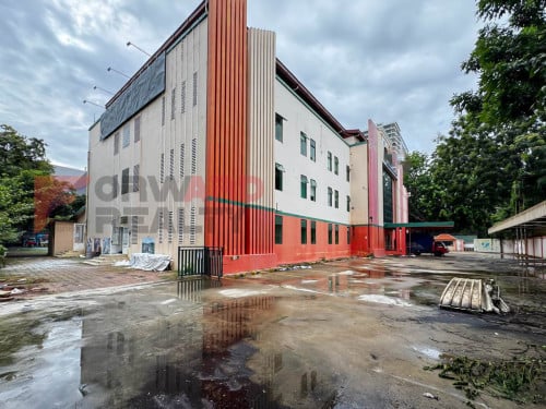 🏨Commercial Building Available for Rent inTonle Bassac Area.