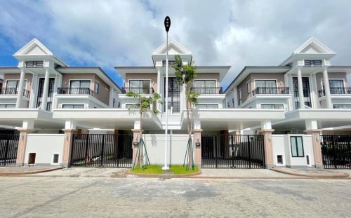 វីឡាភ្លោះ ប៊ី លក់បន្ទាន់ Villa Twin B For Sale