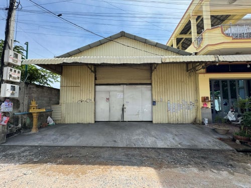 ឃ្លាំងសំរាប់ជួល ធំទូលាយ warehouse for rent