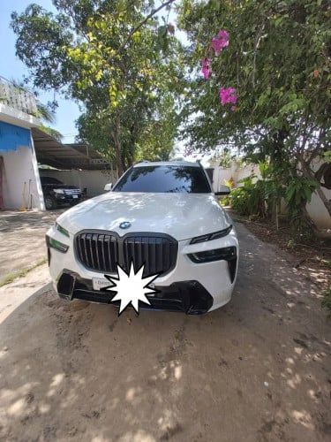 2023 l BMW X7 xDrive 40i l VIP Seats l 17000 km