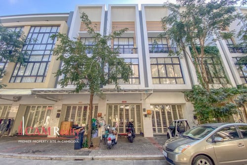 4 Bedrooms Shophouse For Rent In Peng Houth Beoung Snor