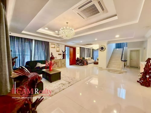 5 Bedrooms Queen Villa For Rent In Borey Peng Houth Beoung Snor