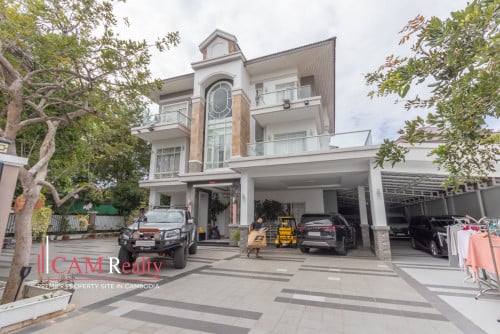 5 Bedrooms Queen Villa For Rent In Borey Peng Houth Beoung Snor