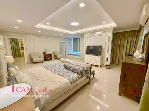 5 Bedrooms Queen Villa For Rent In Borey Peng Houth Beoung Snor