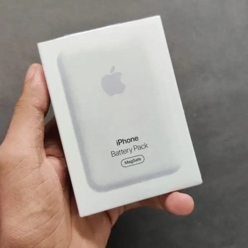 Apple power bank 99.99 New open box at airport