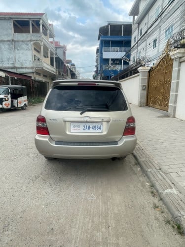 Car for sale highlander 04 V4 pong1 ឡានថ្មីណាស់ធានាឡានអត់បុកអត់ច្រេះទឹកថ្នាំស្រីន