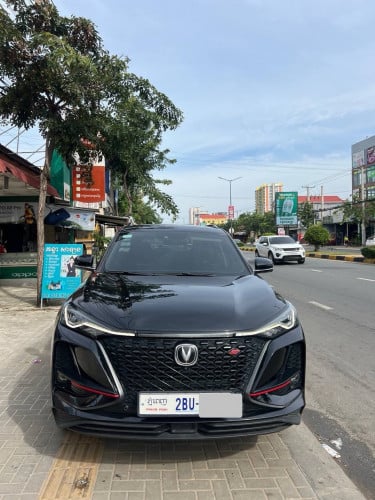 Changan លក់ 2022 CS75. តម្លៃ 25000$ ចុះបានខ្លះ