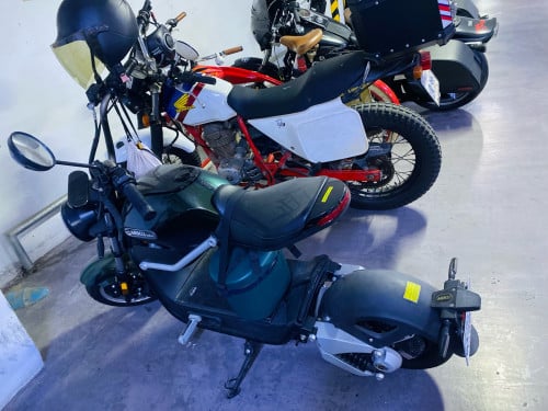 EV Motorbike: 750$