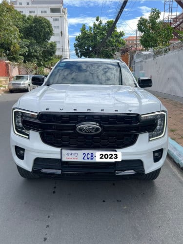 Ford Everest sportម្ចាស់ដេីម