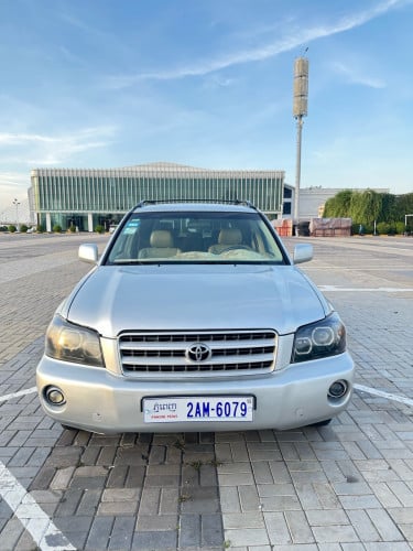 Highlander Limited Full Option 6ម៉ាសុីន ប៉ុង1 ឆ្នាំ2001