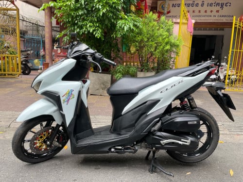 Honda Click125cc 2021 New98%មានពន្ធកាតគ្រីស្លាកលេខ