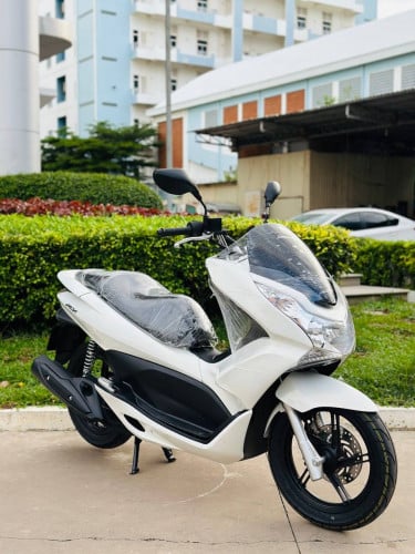 Honda PCX 012 Japan125cc ម៉ាស៊ីនតាន់ហាប់នែនស្ងាត់សំណុំហ្សីនជិះស្រួលស្ទុះខ្លាំងមិនលាន់មិនហុយមានពន្ធ