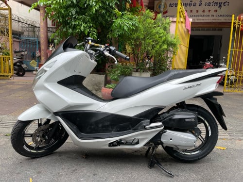 Honda Pcx150cc 2016 ជប៉ុនសុទ្ធ New98%មានពន្ធកាតគ្រីស្លាកលេខ