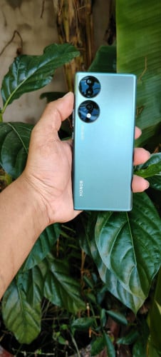 Honor70:5g.CH.Ram12+2g Rom256g SD778plus,120hz