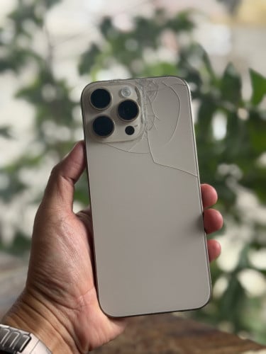 iPhone 16 Pro Max 512g X/A តួ99%បែកខ្នងក្រោយ